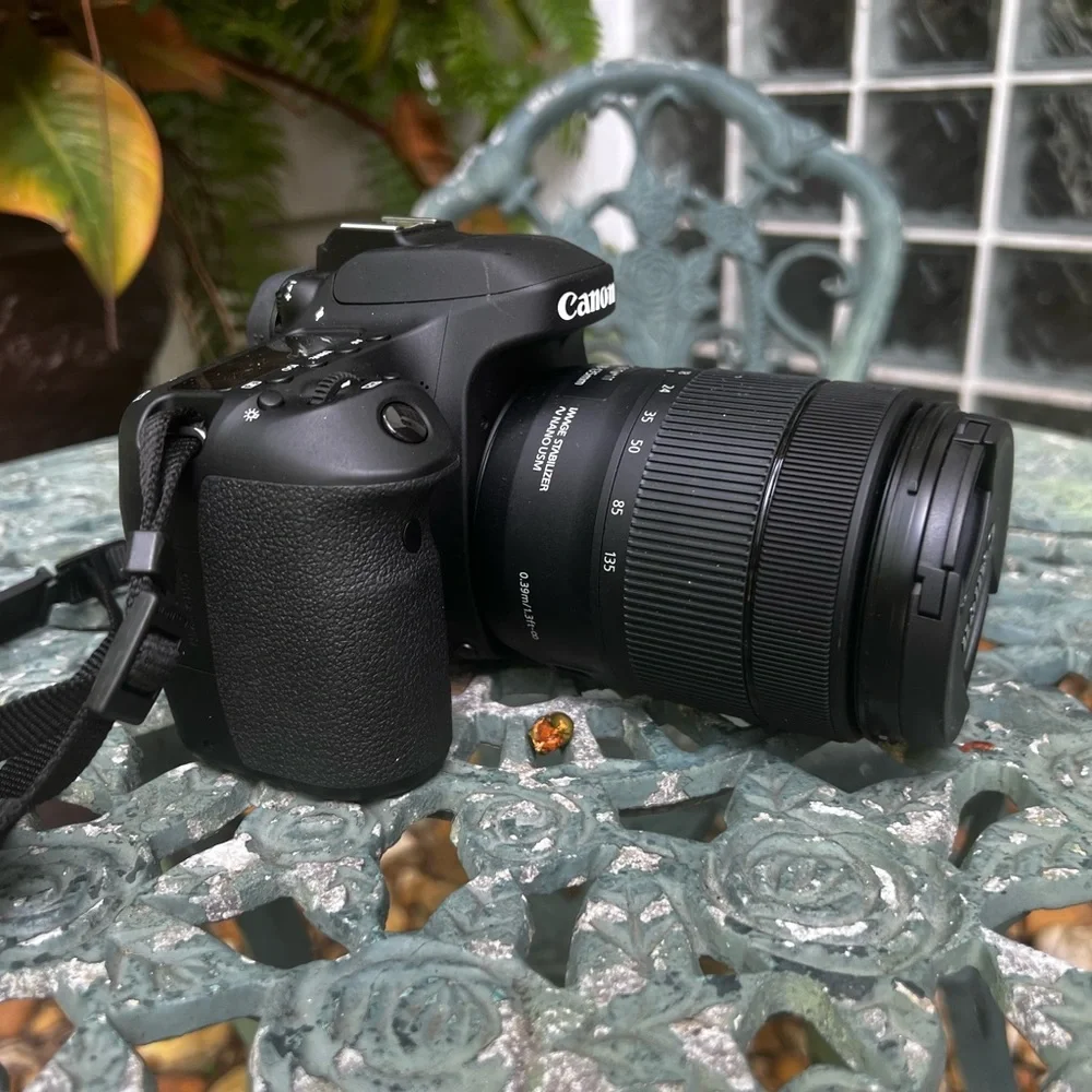 Canon EOS 80D new without tags